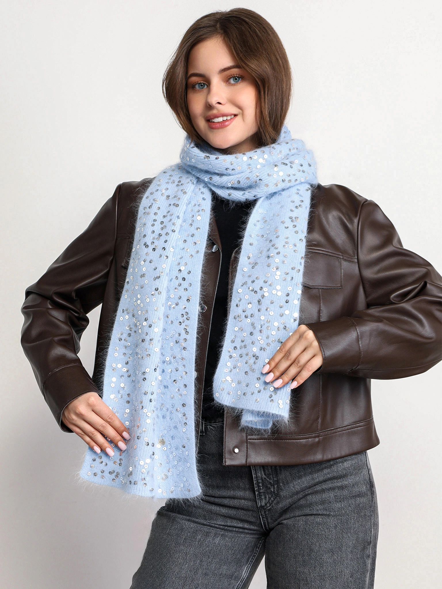 Шарф из ангоры и акрила с пайетками 